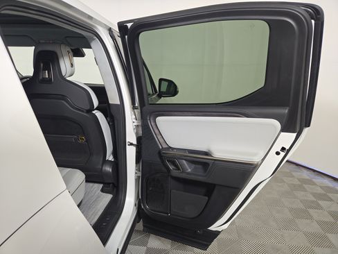 Used 2024 Rivian R1T Adventure AWD/4WD image 19