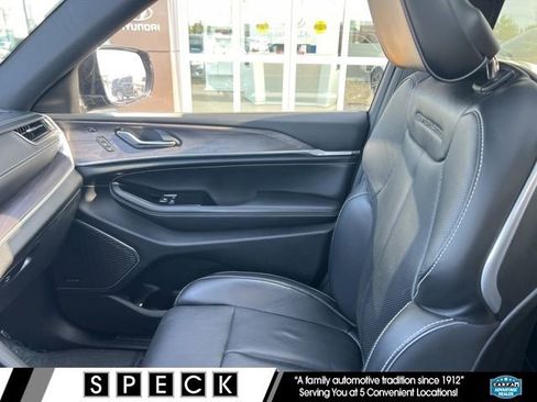 Used 2023 Jeep Grand Cherokee Overland w/ Adv Protech Group III image 6