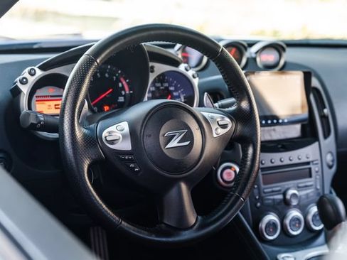 Used 2010 Nissan 370Z Touring w/ Sport Pkg RWD image 7