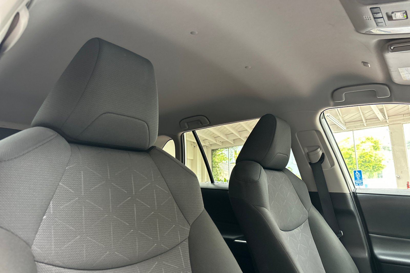 Used 2025 Toyota RAV4 XLE FWD image 21