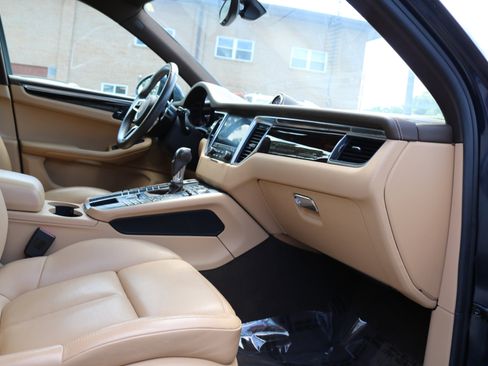 Used 2017 Porsche Macan S image 35