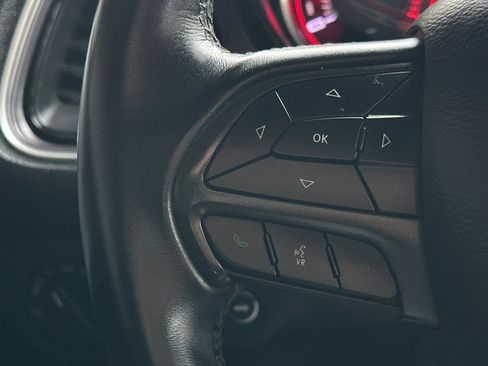 Used 2018 Dodge Challenger SXT image 30