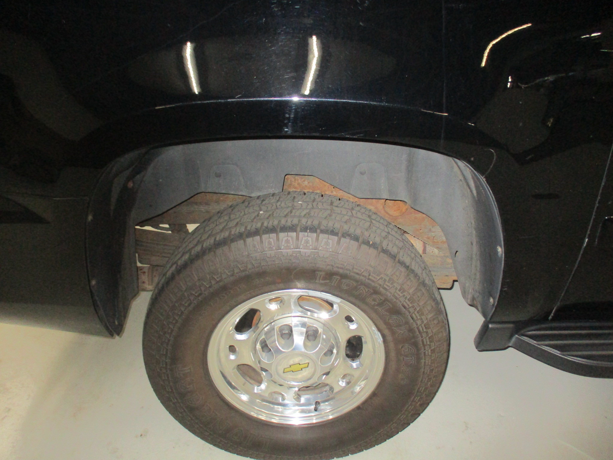 Used 2007 Chevrolet Suburban 2500 LT w/ LT Preferred Equipment Group AWD/4WD image 13