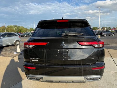 Used 2024 Mitsubishi Outlander SE AWD/4WD image 16