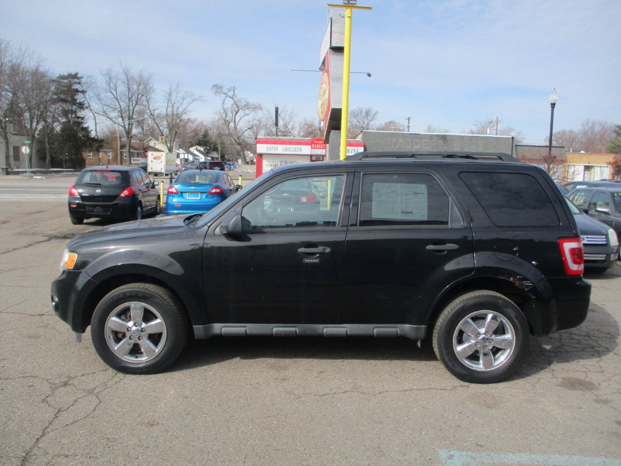 Used 2011 Ford Escape XLT w/ 202A Rapid Spec Order Code FWD image 4