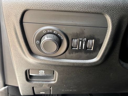 Used 2024 Jeep Grand Cherokee L Laredo AWD/4WD image 24