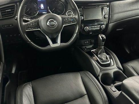 Used 2018 Nissan Rogue SL w/ Premium Package AWD/4WD image 25