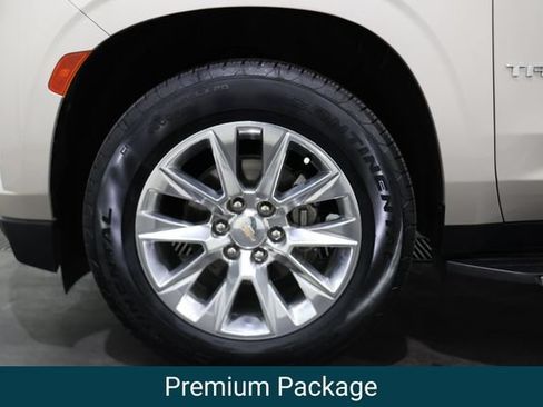Used 2021 Chevrolet Tahoe Premier w/ Premium Package AWD/4WD image 6