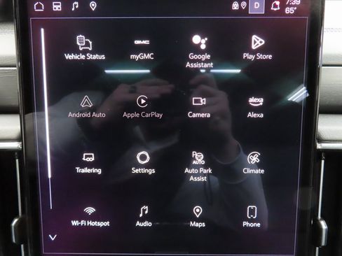 Used 2025 GMC Yukon Denali image 24