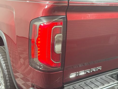 Used 2017 GMC Sierra 1500 SLT w/ SLT Premium Package image 35