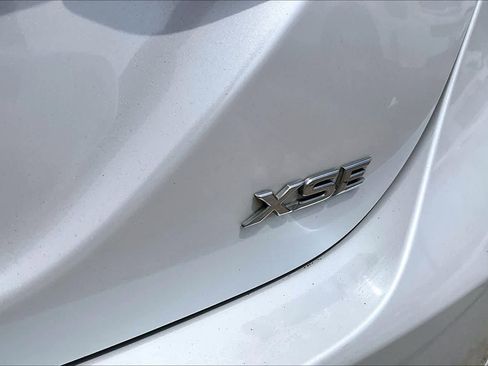Used 2018 Toyota Camry XSE FWD image 10