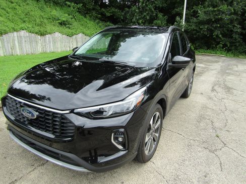 Certified 2023 Ford Escape Platinum image 9