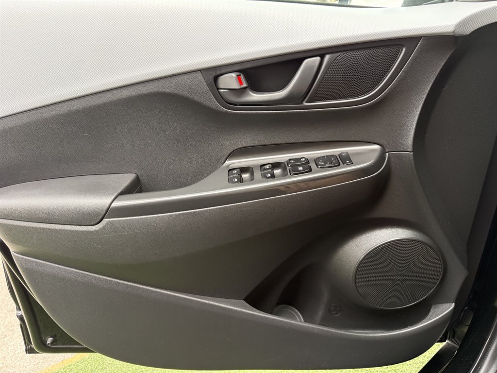 Used 2021 Hyundai Kona SEL FWD image 29