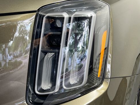 Used 2025 Kia Telluride S image 12