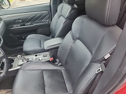 Used 2019 Mitsubishi Outlander SEL AWD/4WD image 6