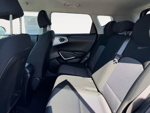 Used 2022 Kia Soul LX w/ Technology Package FWD image 11