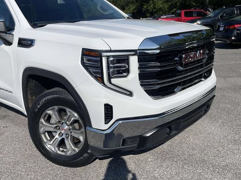 Used 2025 GMC Sierra 1500 SLT RWD image 9