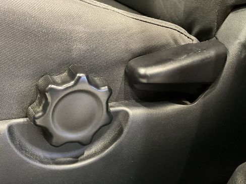 Used 2019 Toyota Tacoma TRD Off-Road image 15