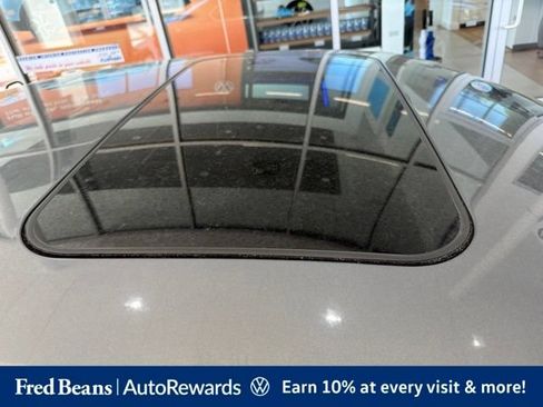 Used 2017 Volkswagen Passat 1.8T SEL Premium FWD image 6