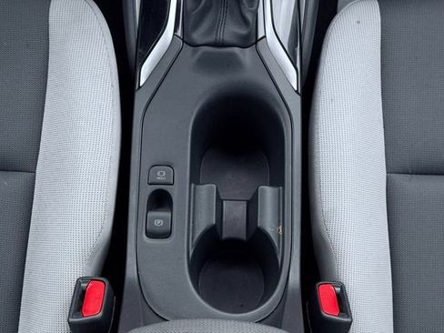 Used 2025 Toyota Corolla LE FWD image 32
