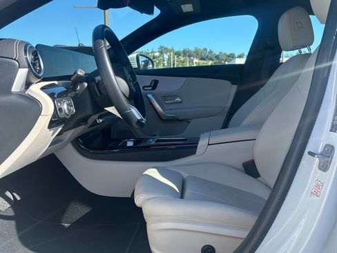 Used 2025 Mercedes-Benz CLA 250 image 8