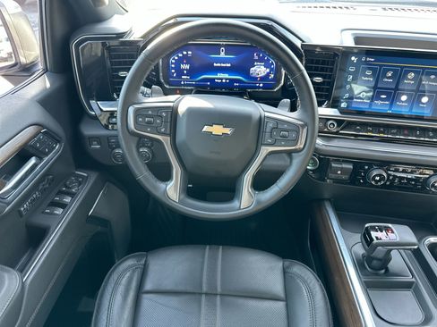 Certified 2024 Chevrolet Silverado 1500 High Country w/ Technology Package image 12