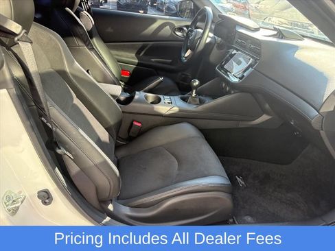 Certified 2025 Nissan Z Performance w/ Floor Mat Package RWD image 19