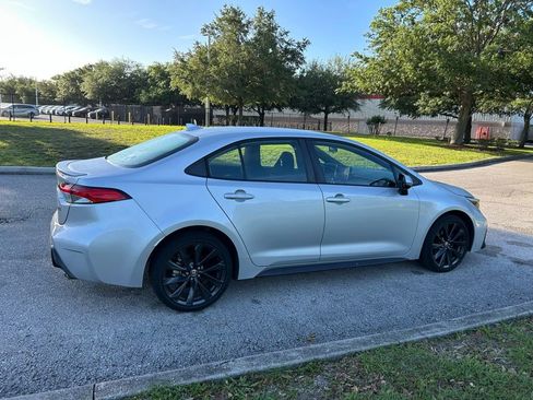 Used 2023 Toyota Corolla SE image 5