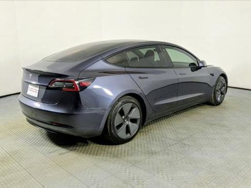 Used 2021 Tesla Model 3 Standard Range Plus image 9