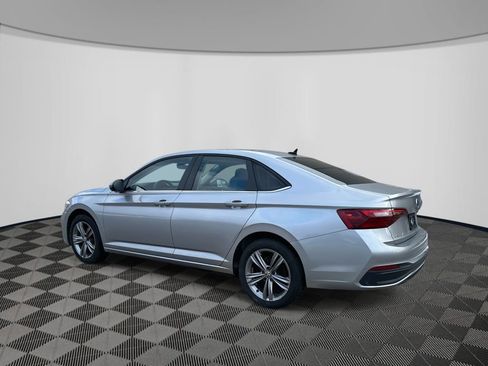 Used 2022 Volkswagen Jetta SE image 7