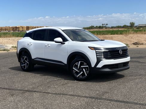 Used 2025 Nissan Kicks SV FWD image 33