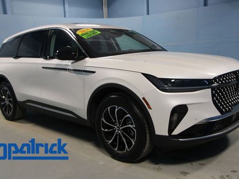 Used 2025 Lincoln Nautilus Premier w/ Equipment Group 102A AWD/4WD image 1