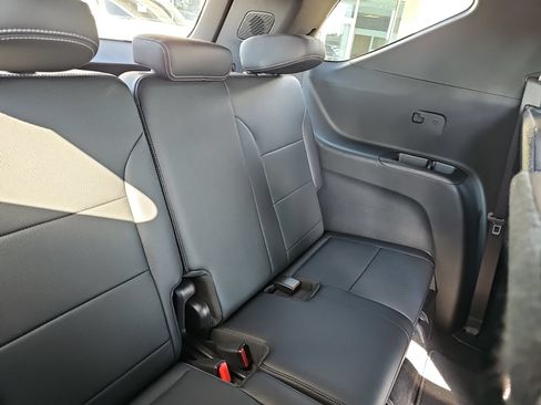 Used 2026 Chevrolet Traverse LT AWD/4WD image 32