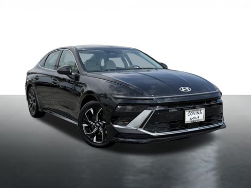 Used 2025 Hyundai Sonata SEL FWD image 2