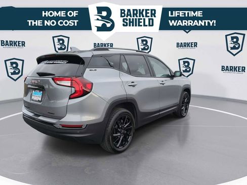 Used 2024 GMC Terrain SLE w/ Elevation Edition AWD/4WD image 9