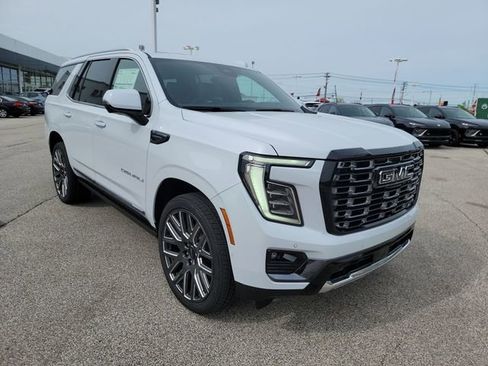 New 2026 GMC Yukon Denali Ultimate w/ LPO, Floor Liner Package AWD/4WD image 11