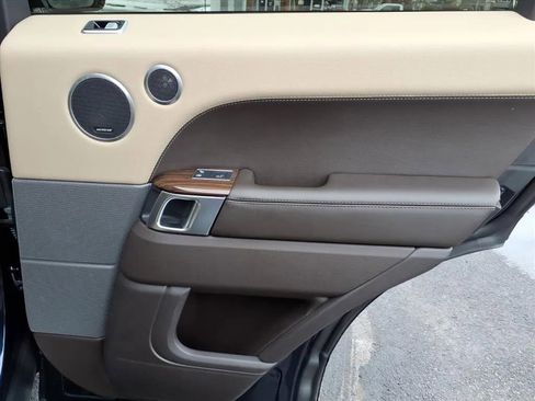 Used 2020 Land Rover Range Rover Sport HSE image 14