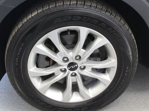Used 2022 Kia Telluride LX AWD/4WD image 6