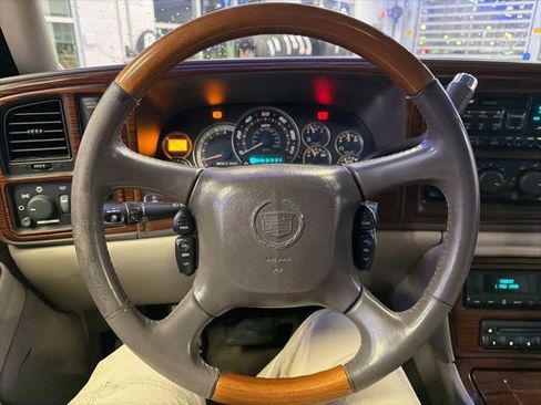 Used 2002 Cadillac Escalade EXT image 35
