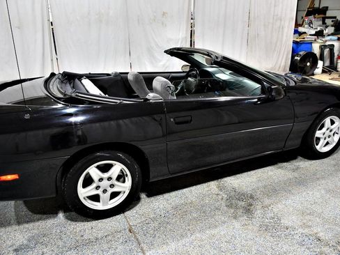Used 1998 Chevrolet Camaro Z28 RWD image 8