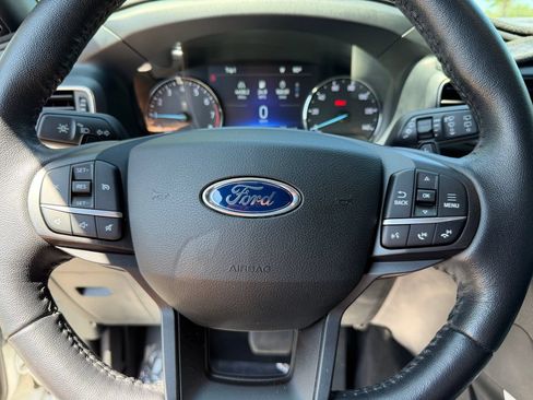 Used 2020 Ford Explorer XLT w/ Equipment Group 202A RWD image 23