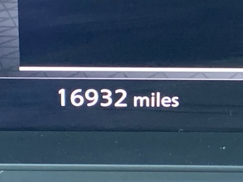 Used 2024 Nissan Pathfinder Platinum w/ Cargo Package image 11