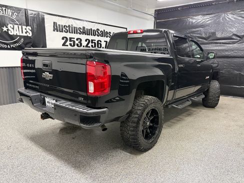 Used 2018 Chevrolet Silverado 1500 LTZ Z71 w/ Realtree Edition image 3
