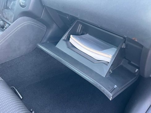 Used 2012 Nissan 370Z Roadster image 20