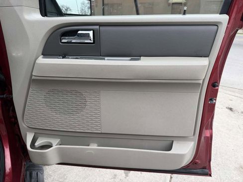 Used 2013 Ford Expedition XLT image 21
