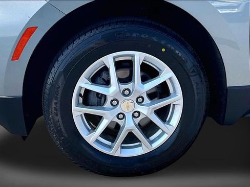 Used 2024 Chevrolet Equinox LT AWD/4WD image 8