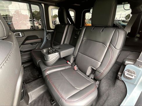 Used 2024 Jeep Wrangler Unlimited Rubicon w/ Capability Package AWD/4WD image 26