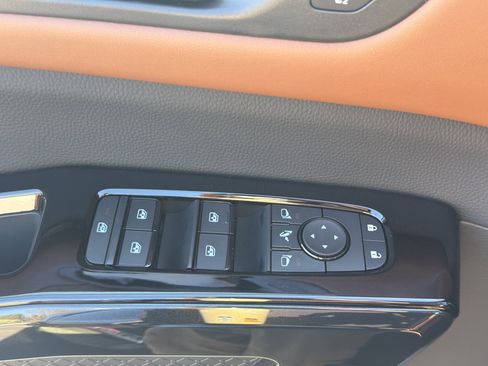 New 2026 Nissan Pathfinder Platinum image 18