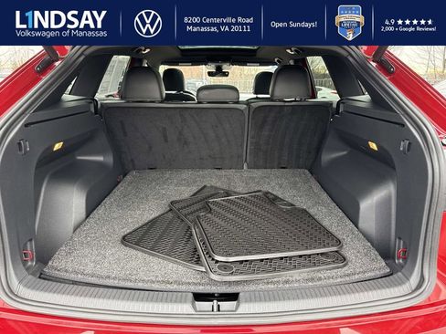 Used 2022 Volkswagen Atlas Cross Sport SEL image 11