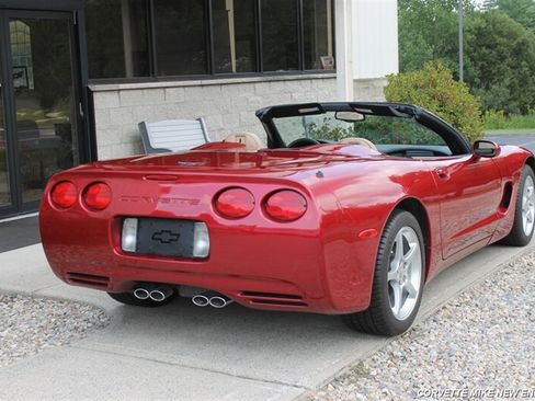 Used 2002 Chevrolet Corvette Convertible w/ Preferred Equipment Group2 RWD image 22